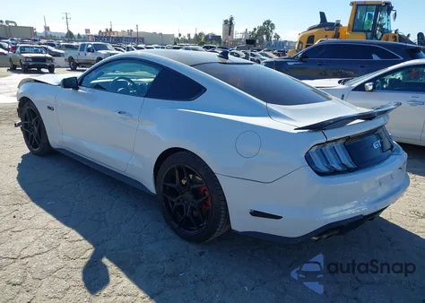 2022 Ford Mustang Gt Premium z USA, uszkodzony, nr VIN 1FA6P8CF7N5106496